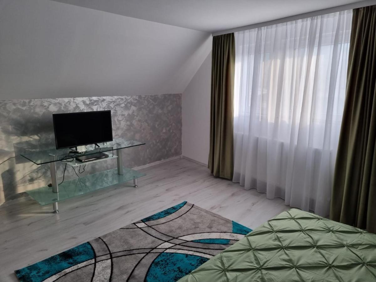 Izabella Guest House Сэчеле Экстерьер фото