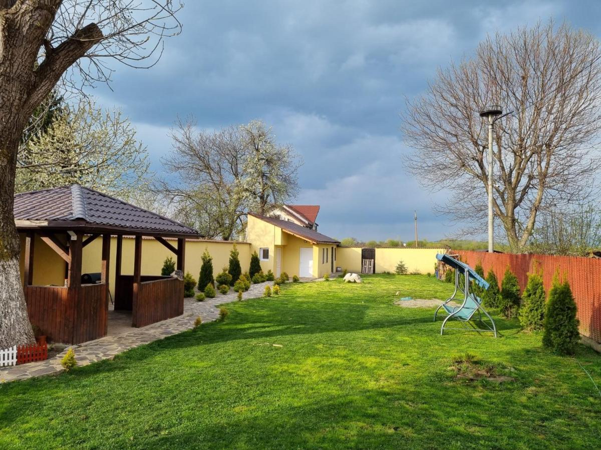 Izabella Guest House Сэчеле Экстерьер фото