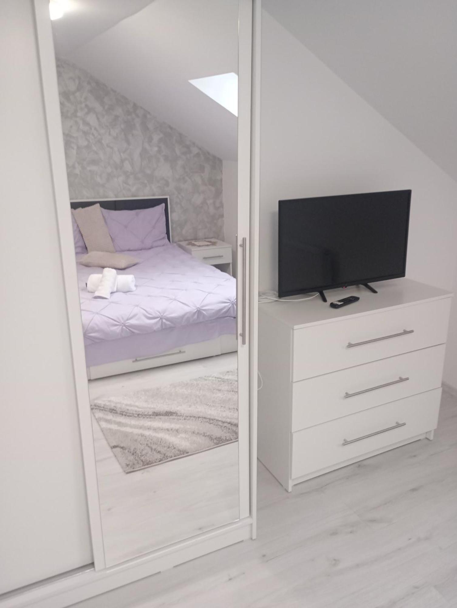 Izabella Guest House Сэчеле Экстерьер фото