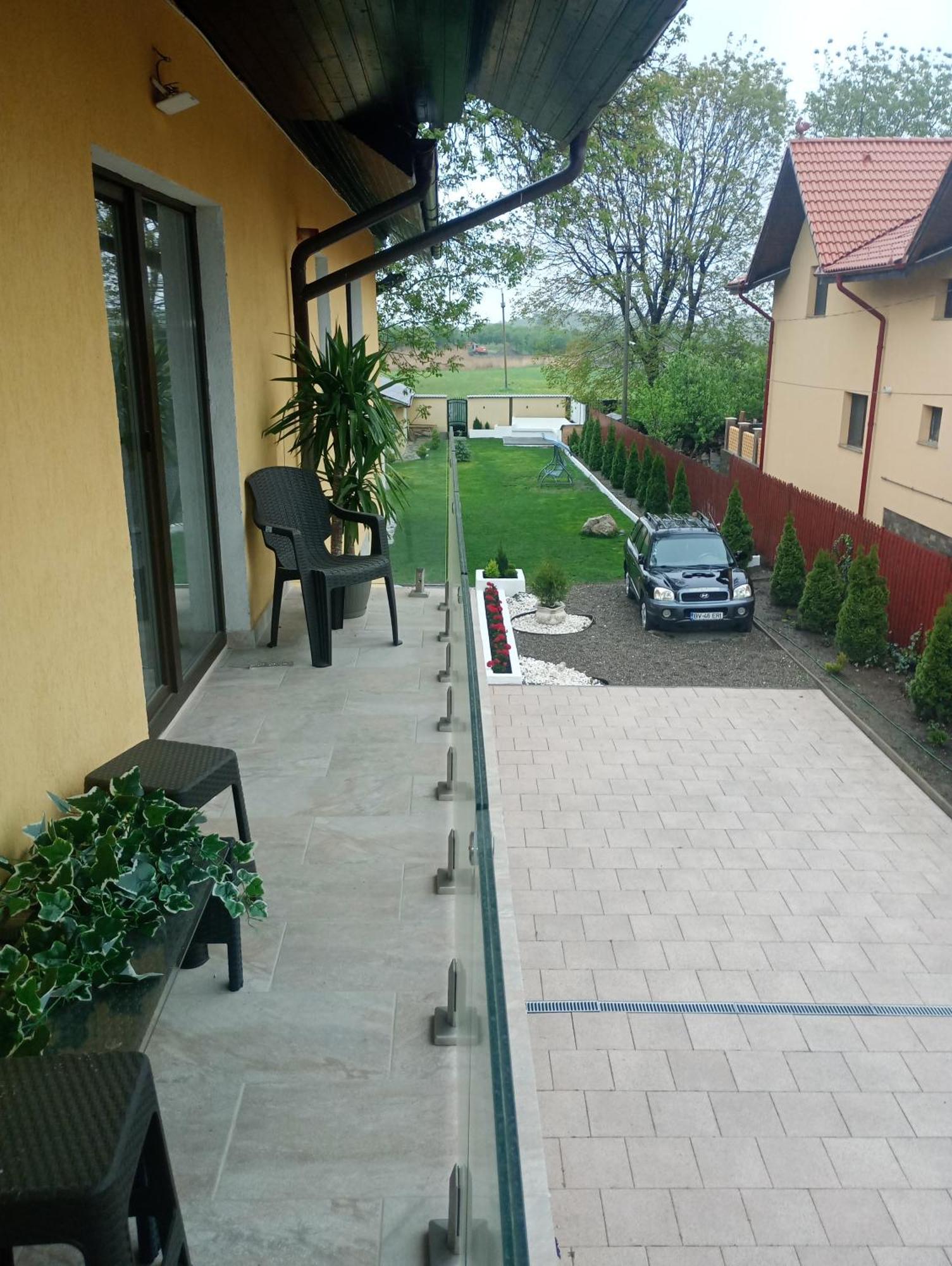 Izabella Guest House Сэчеле Экстерьер фото